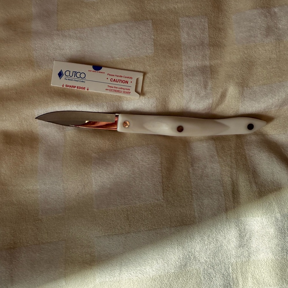 Cutco white Pearl Paring Knife 2-3/4” - Picture 4 of 5